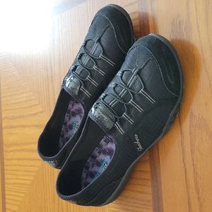 Skechers memory foam walking shoes